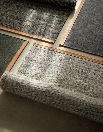 Mattor med läderkant