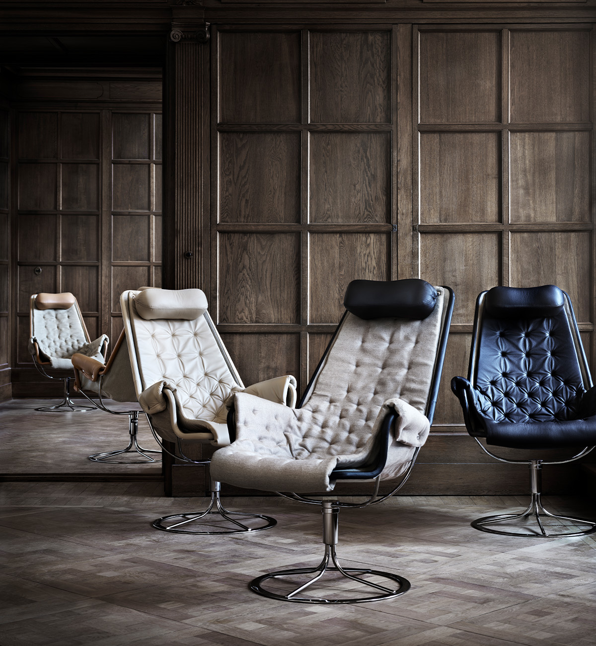 Jetson fåtöljer från Dux i linnetyg och läder