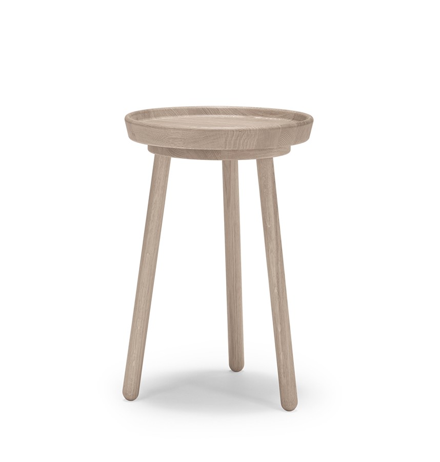 TUREEN Satsbord Massiv ek Vitolja. Ø38 cm.