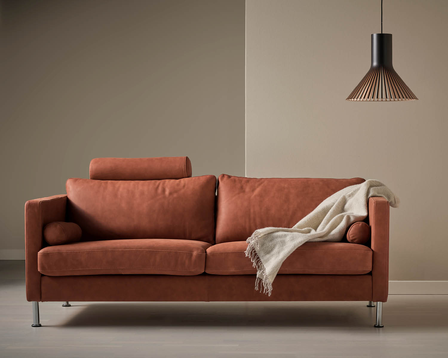 Orange soffa i läder