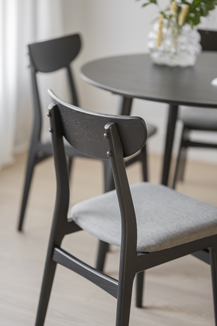 RODHAM Stol Massiv Ek Svart Lackad. Tyg Mörkgrå.