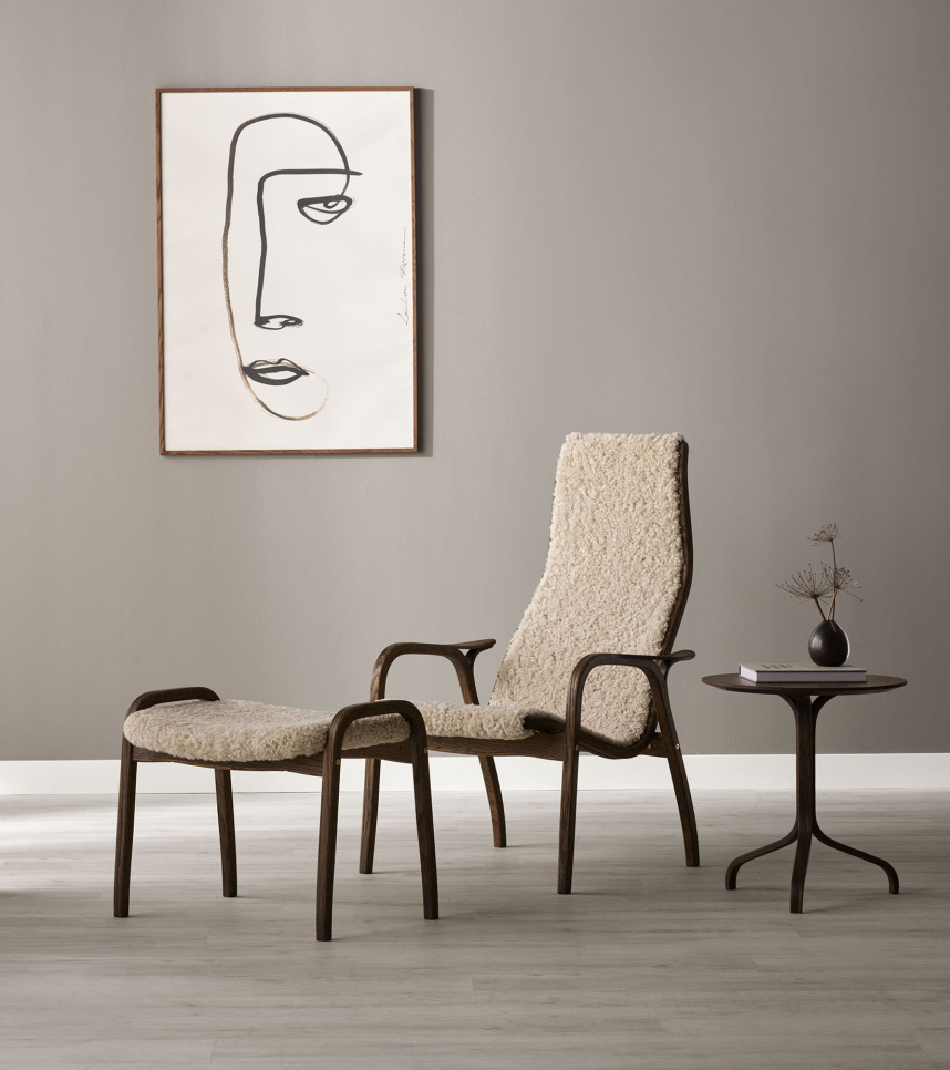 LAMINO Fåtölj inklusive pall Fårskinn Moonlight, Ek Rökoljad