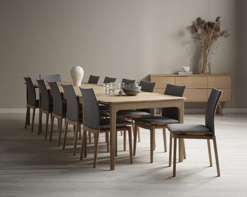 SM27 Matbord Massiv ek Vitoljad