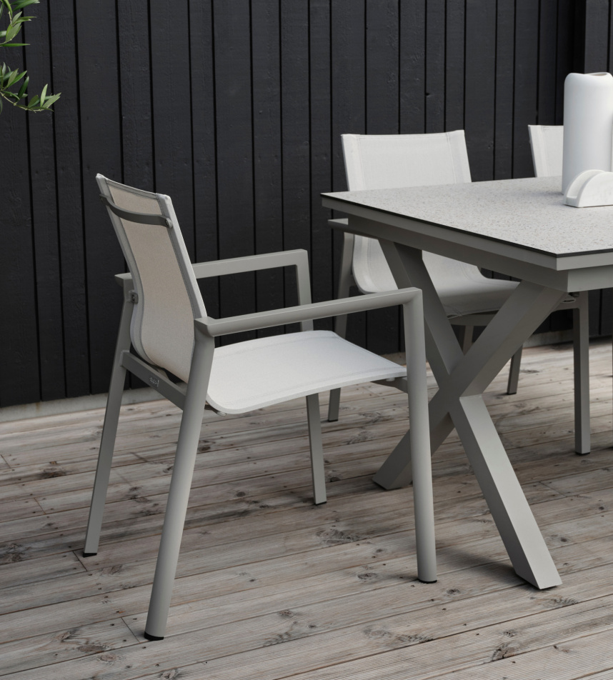 Delia Karmstol textilene