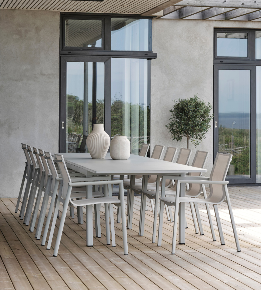 DELIA Utekarmstol Light Grey/Off White