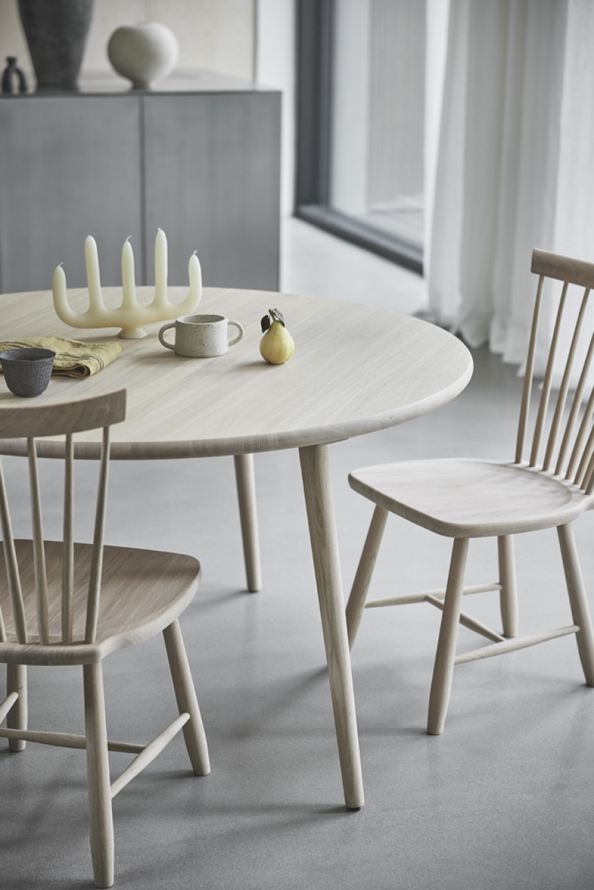 MISS TAILOR Matbord Massiv Ek Vitolja