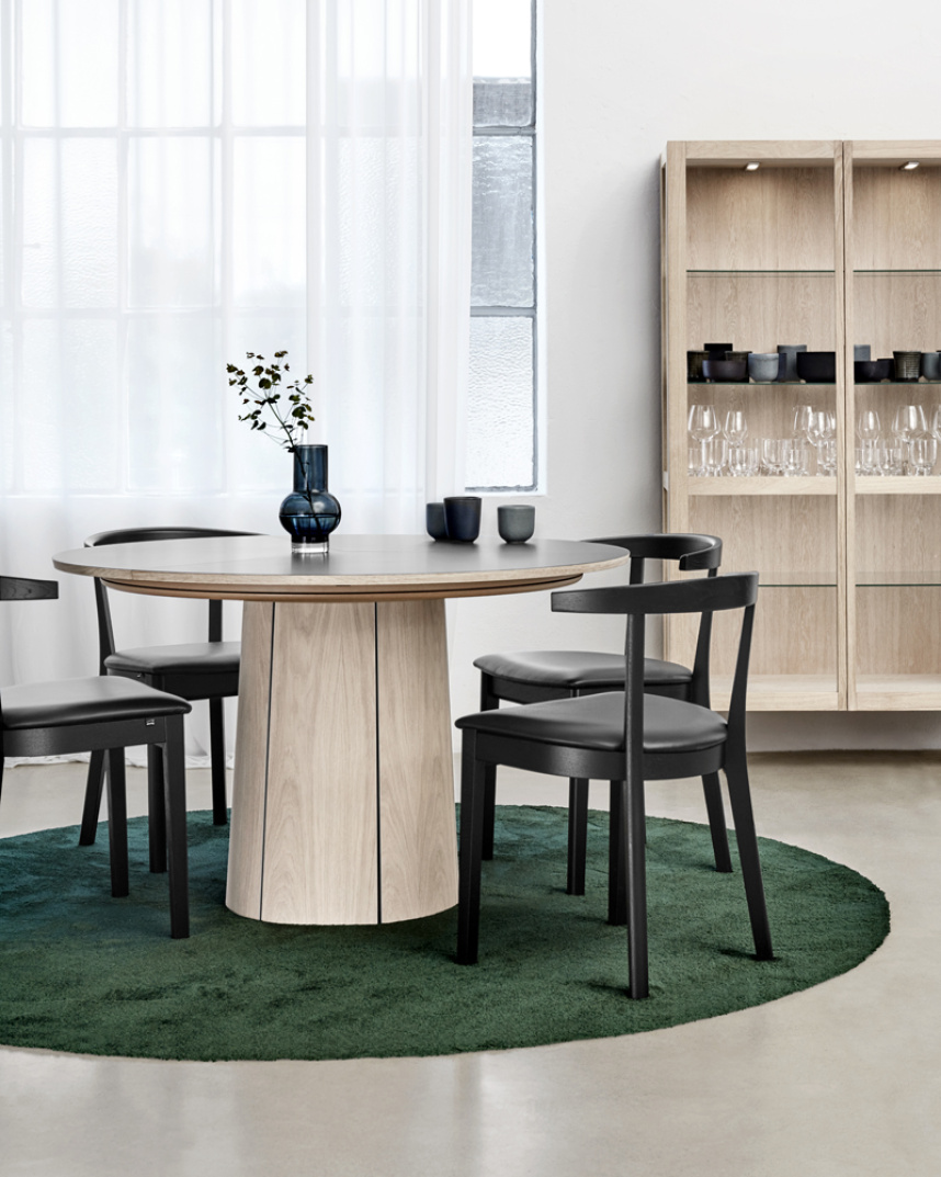 SM33 Matbord Ekfanér Lackad