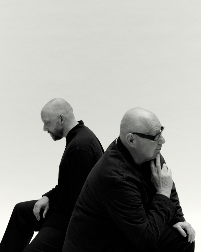 LAMINO DUALITY Sidobord Ekfanér Svartlaserad/Vitpigmenterad