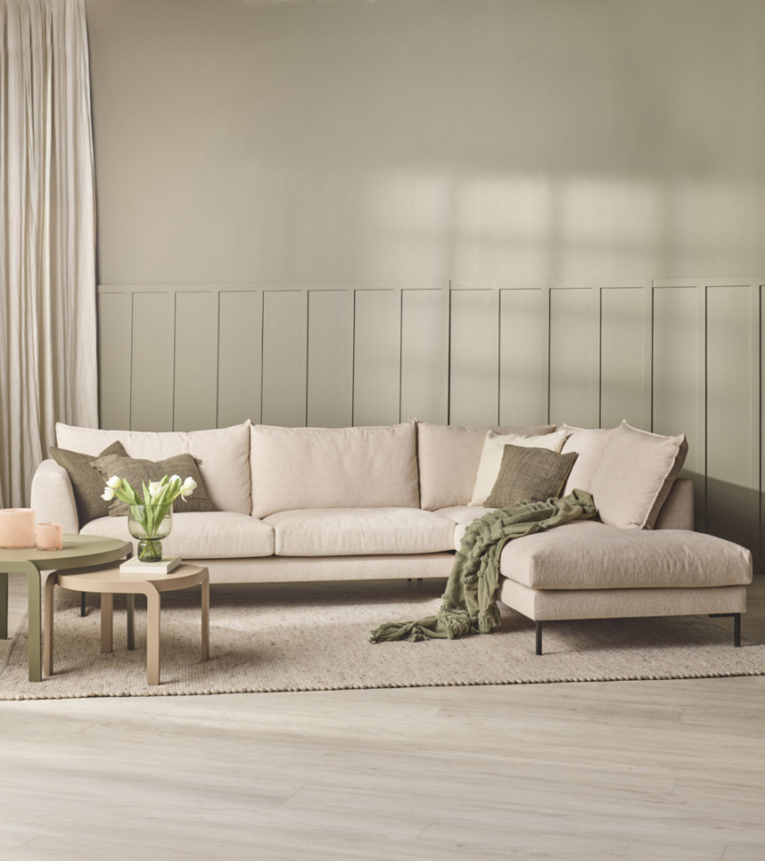 NORA Soffa med öppet avslut Tyg Beatto Creme de Peche. Höger.