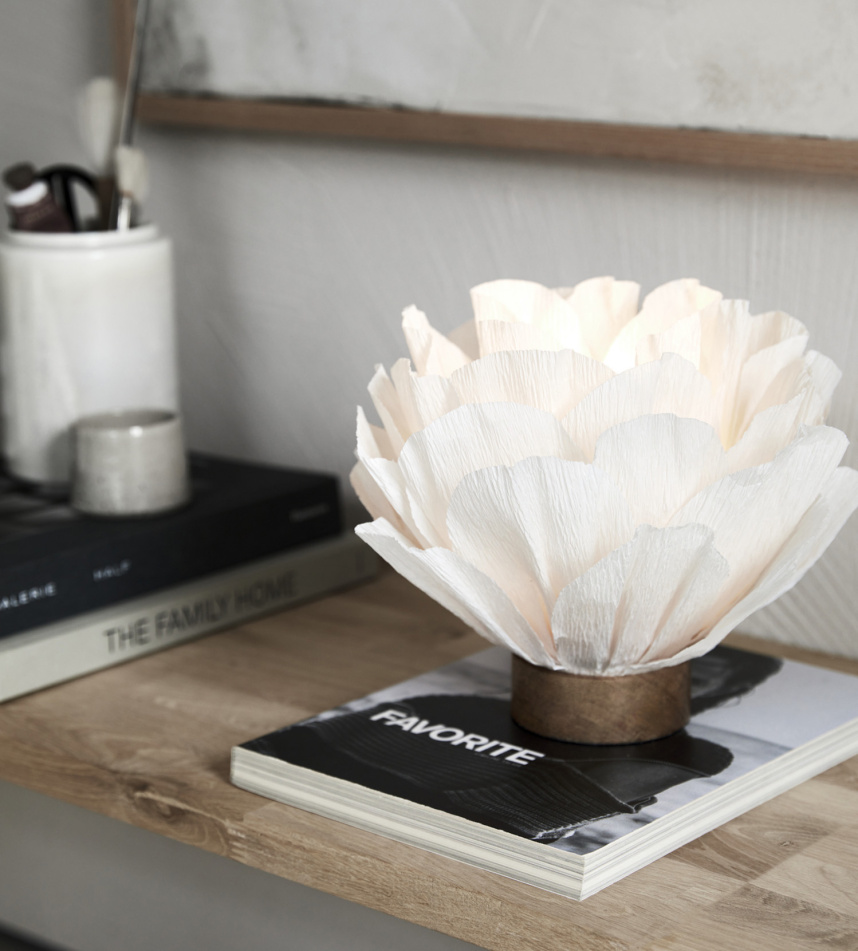 LISA Bordslampa Vit. Papper/Trä.