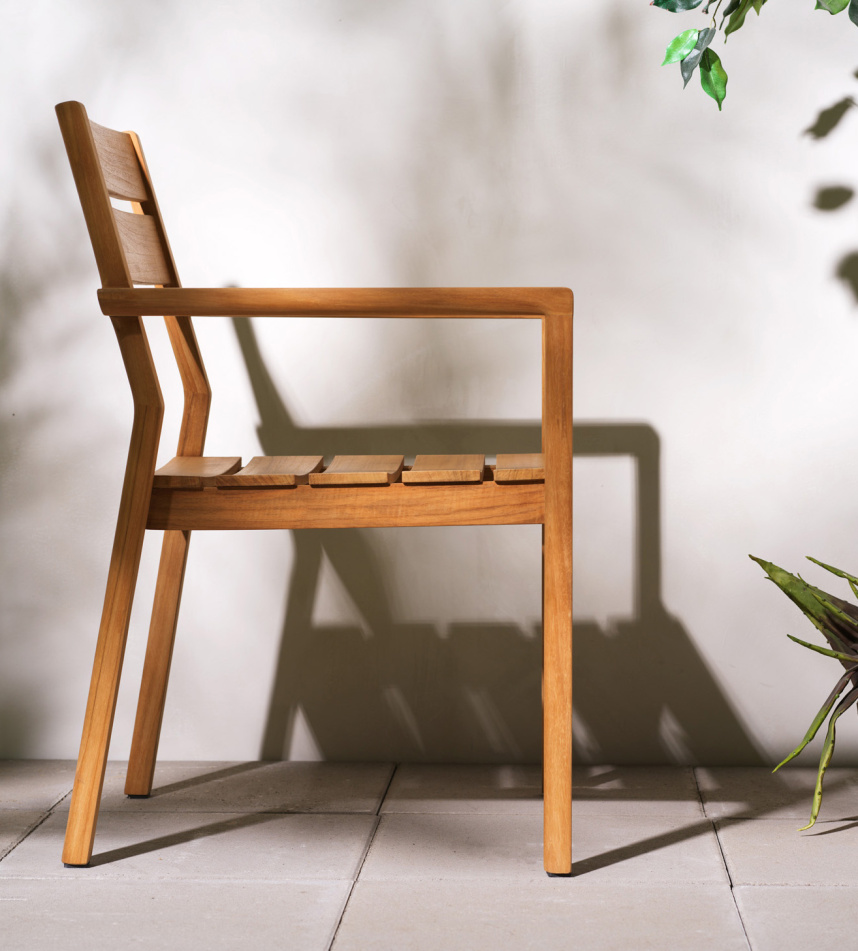 DELIA Utekarmstol Teak