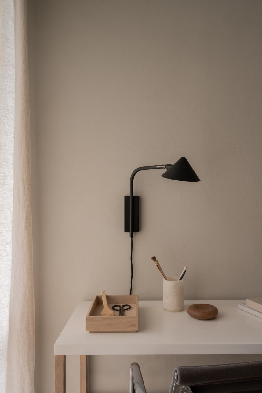 KURO Vägglampa Svart