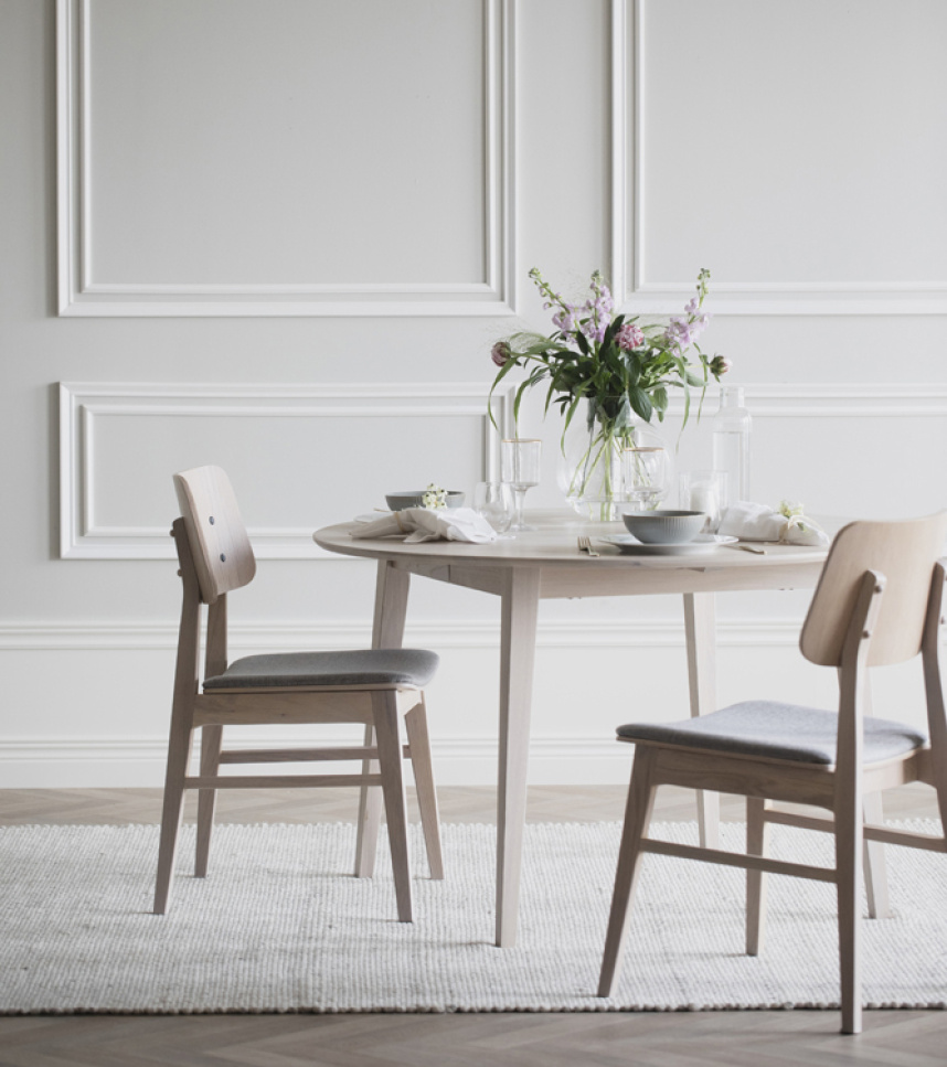 FILIPPA Matbord Massiv ek Vitpigmenterad